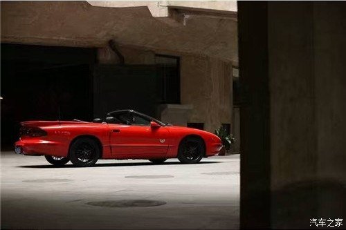 庞蒂克火鸟:90年代经典的美式跑车--庞蒂亚克火鸟! 庞蒂克火鸟:90年代经典的美式跑车--庞蒂亚克火鸟!_www.365-588.com