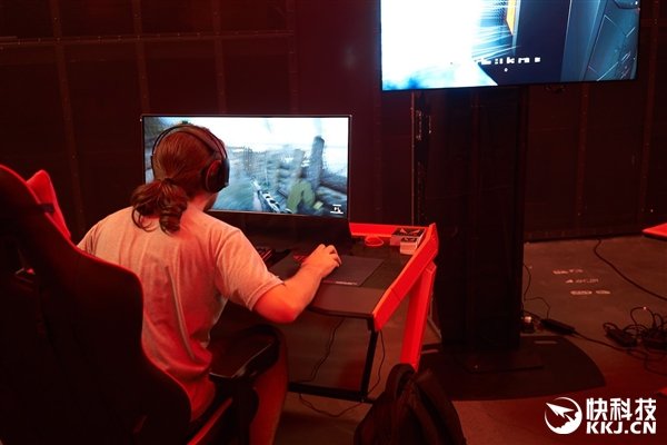 AMD新旗舰卡RX Vega首次公演:性价比完灭GTX 1080 AMD新旗舰卡RX Vega首次公演:性价比完灭GTX 1080_www.365-588.com