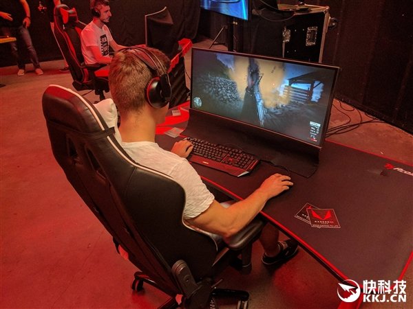 AMD新旗舰卡RX Vega首次公演:性价比完灭GTX 1080 AMD新旗舰卡RX Vega首次公演:性价比完灭GTX 1080_www.365-588.com