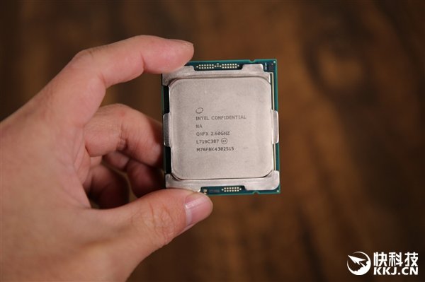 技嘉AORUS X299 Gaming 9主板开箱图赏:5599元电竞神器 技嘉AORUS X299 Gaming 9主板开箱图赏:5599元电竞神器_www.365-588.com