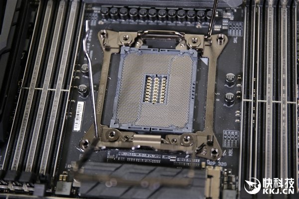 技嘉AORUS X299 Gaming 9主板开箱图赏:5599元电竞神器 技嘉AORUS X299 Gaming 9主板开箱图赏:5599元电竞神器_www.365-588.com