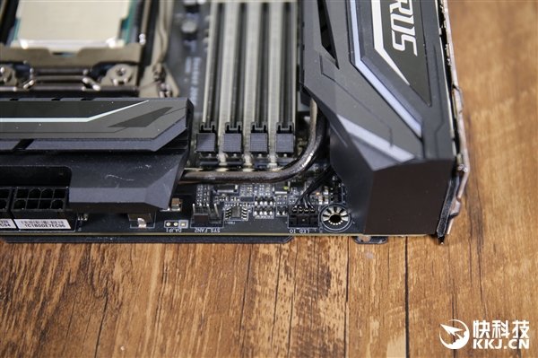 技嘉AORUS X299 Gaming 9主板开箱图赏:5599元电竞神器 技嘉AORUS X299 Gaming 9主板开箱图赏:5599元电竞神器_www.365-588.com