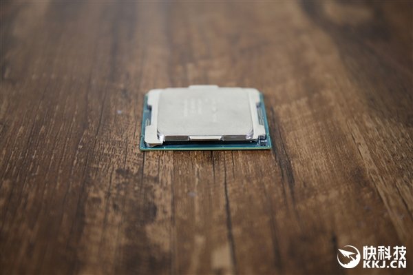技嘉AORUS X299 Gaming 9主板开箱图赏:5599元电竞神器 技嘉AORUS X299 Gaming 9主板开箱图赏:5599元电竞神器_www.365-588.com