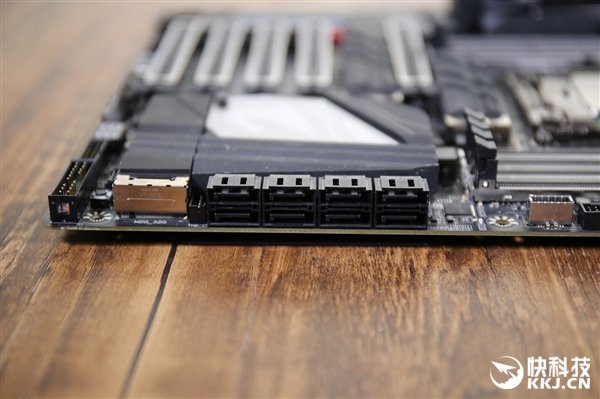 技嘉AORUS X299 Gaming 9主板开箱图赏:5599元电竞神器 技嘉AORUS X299 Gaming 9主板开箱图赏:5599元电竞神器_www.365-588.com