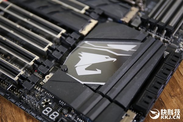 技嘉AORUS X299 Gaming 9主板开箱图赏:5599元电竞神器 技嘉AORUS X299 Gaming 9主板开箱图赏:5599元电竞神器_www.365-588.com