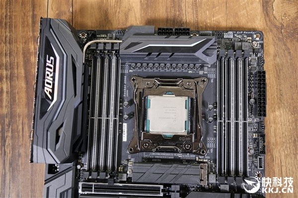 技嘉AORUS X299 Gaming 9主板开箱图赏:5599元电竞神器 技嘉AORUS X299 Gaming 9主板开箱图赏:5599元电竞神器_www.365-588.com