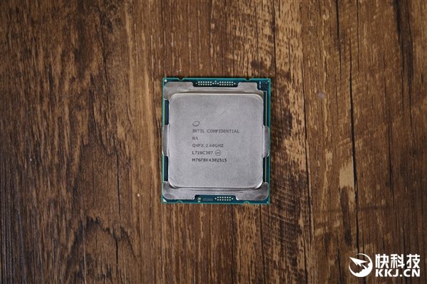 技嘉AORUS X299 Gaming 9主板开箱图赏:5599元电竞神器 技嘉AORUS X299 Gaming 9主板开箱图赏:5599元电竞神器_www.365-588.com