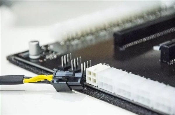 还记得磐正吗?发了块专业矿板:8卡直插 还记得磐正吗?发了块专业矿板:8卡直插_www.365-588.com