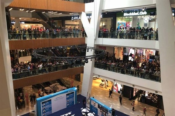 马来西亚苹果店300元清iPhone 5s库存:引万人排队 马来西亚苹果店300元清iPhone 5s库存:引万人排队_www.365-588.com