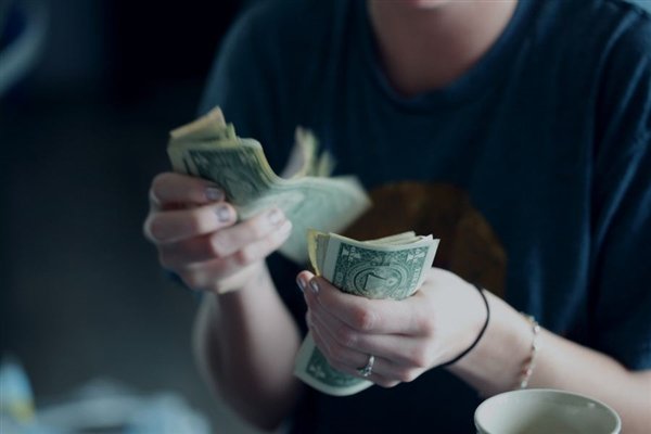 盖茨让位!福布斯2018年度全球富豪榜发布:贝索斯登顶 盖茨让位!福布斯2018年度全球富豪榜发布:贝索斯登顶_www.365-588.com