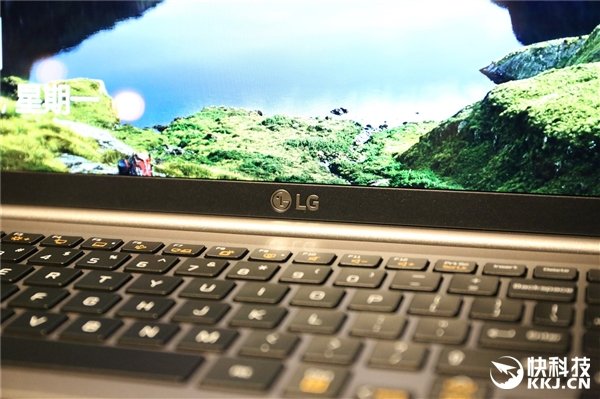 轻薄笔记本之王!LG 15Z980开箱图赏 轻薄笔记本之王!LG 15Z980开箱图赏_www.365-588.com