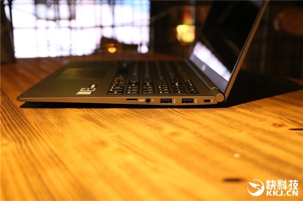 轻薄笔记本之王!LG 15Z980开箱图赏 轻薄笔记本之王!LG 15Z980开箱图赏_www.365-588.com