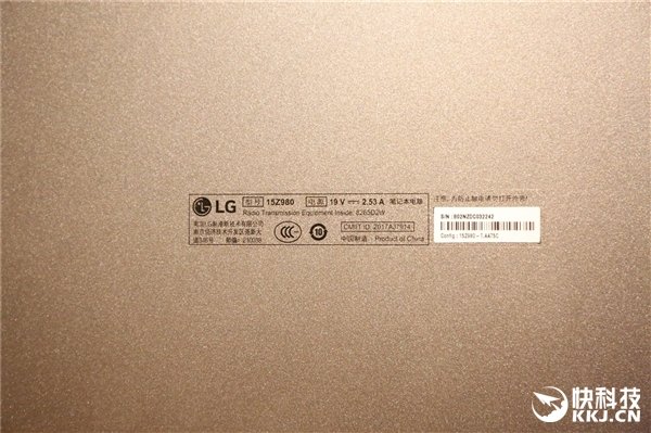 轻薄笔记本之王!LG 15Z980开箱图赏 轻薄笔记本之王!LG 15Z980开箱图赏_www.365-588.com