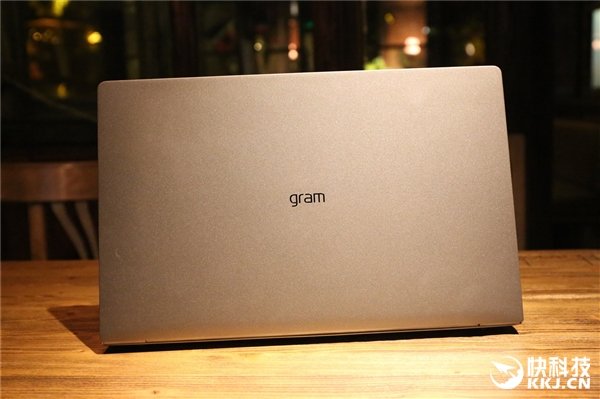 轻薄笔记本之王!LG 15Z980开箱图赏 轻薄笔记本之王!LG 15Z980开箱图赏_www.365-588.com