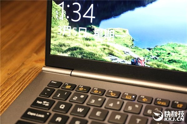 轻薄笔记本之王!LG 15Z980开箱图赏 轻薄笔记本之王!LG 15Z980开箱图赏_www.365-588.com