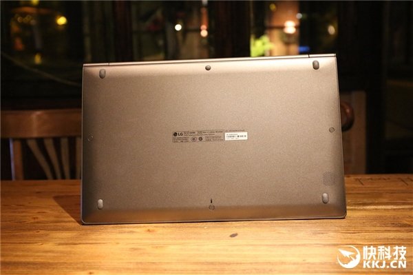 轻薄笔记本之王!LG 15Z980开箱图赏 轻薄笔记本之王!LG 15Z980开箱图赏_www.365-588.com