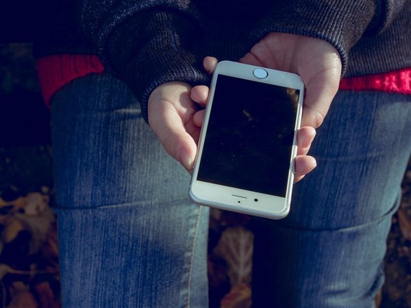 斯坦福大学生放下iPhone 抗议苹果的设备成瘾 斯坦福大学生放下iPhone 抗议苹果的设备成瘾_www.365-588.com