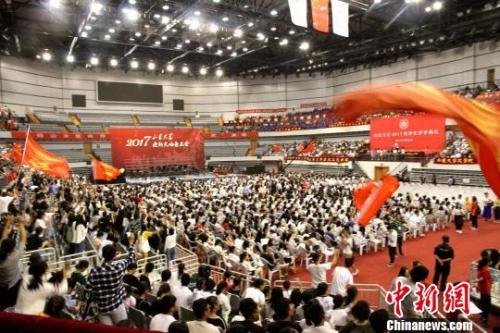 今年高考有这些新特征:“00后”登场 加分政策收紧 今年高考有这些新特征:“00后”登场 加分政策收紧_www.365-588.com